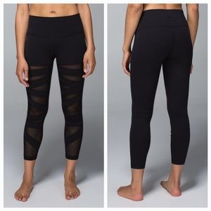Lululemon High Times Crop *Tech Mesh size 8